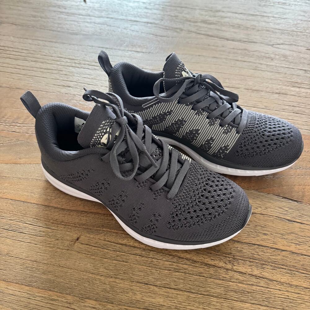 APL Women's Techloom Pro Sneakers - Size 6 - Picture 1 of 8